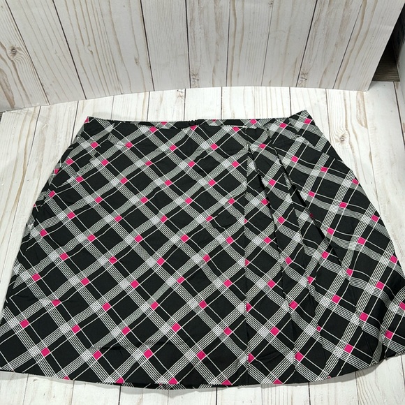 Lady Hagen Dresses & Skirts - NWT - Lady Hagen golf skort